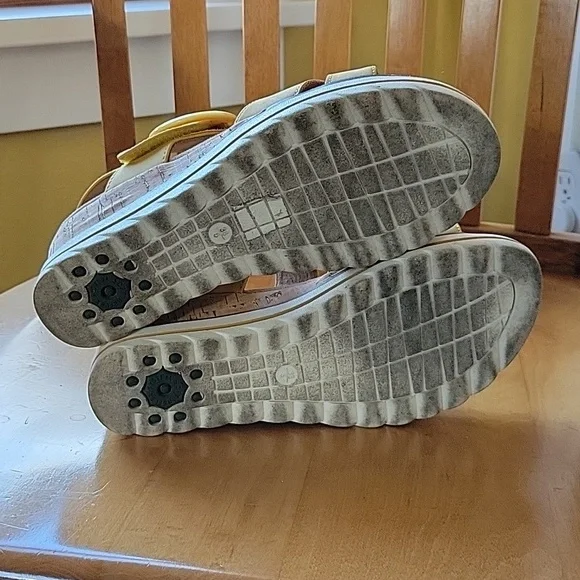 Spring Step Suede Sandal - Picture 4 of 7